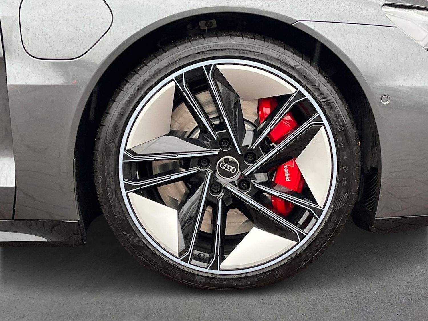 Used Audi RS e-tron GT 2023 for sale - 77688000: Photo 6