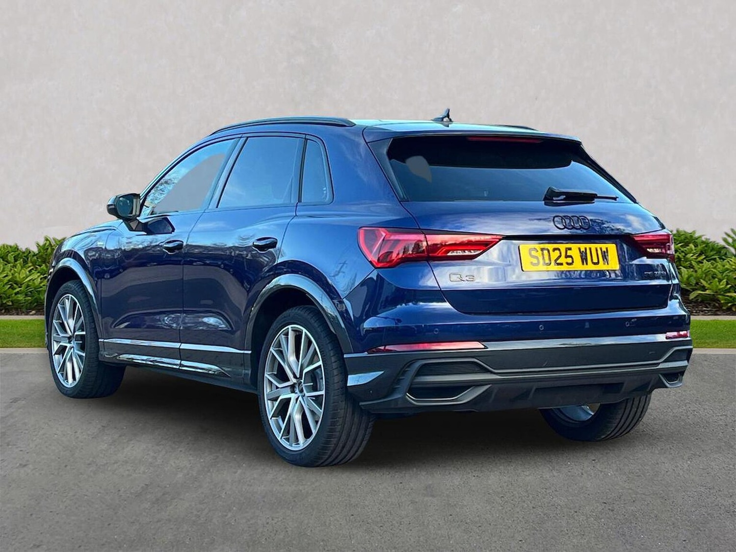 Used Audi Q3 2025 for sale - 76583216: Photo 2