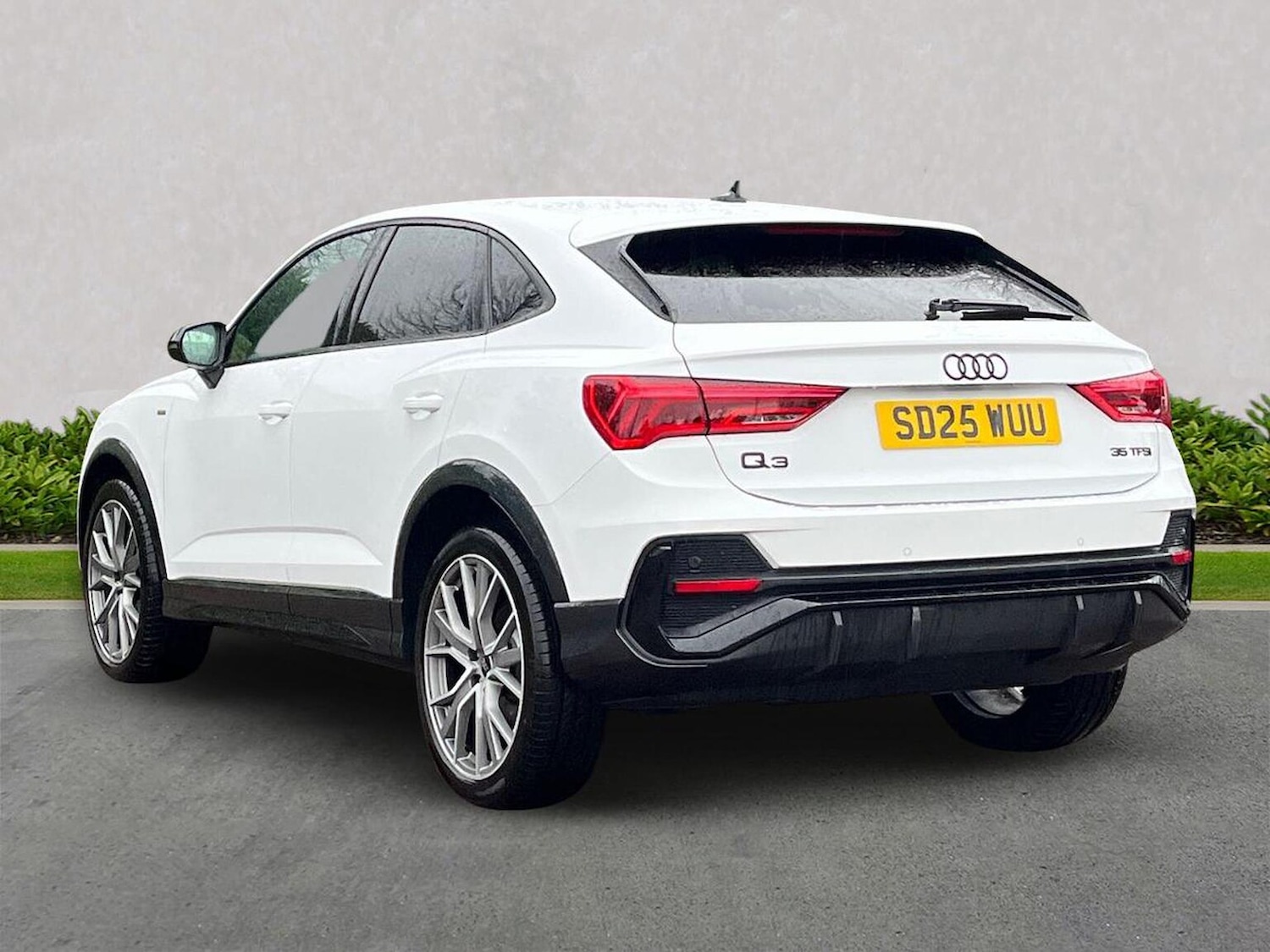 Used Audi Q3 2025 for sale - 76884966: Photo 2