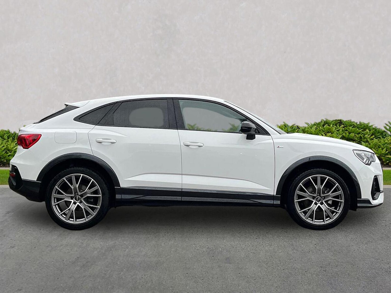 Used Audi Q3 2025 for sale - 76884966: Photo 3