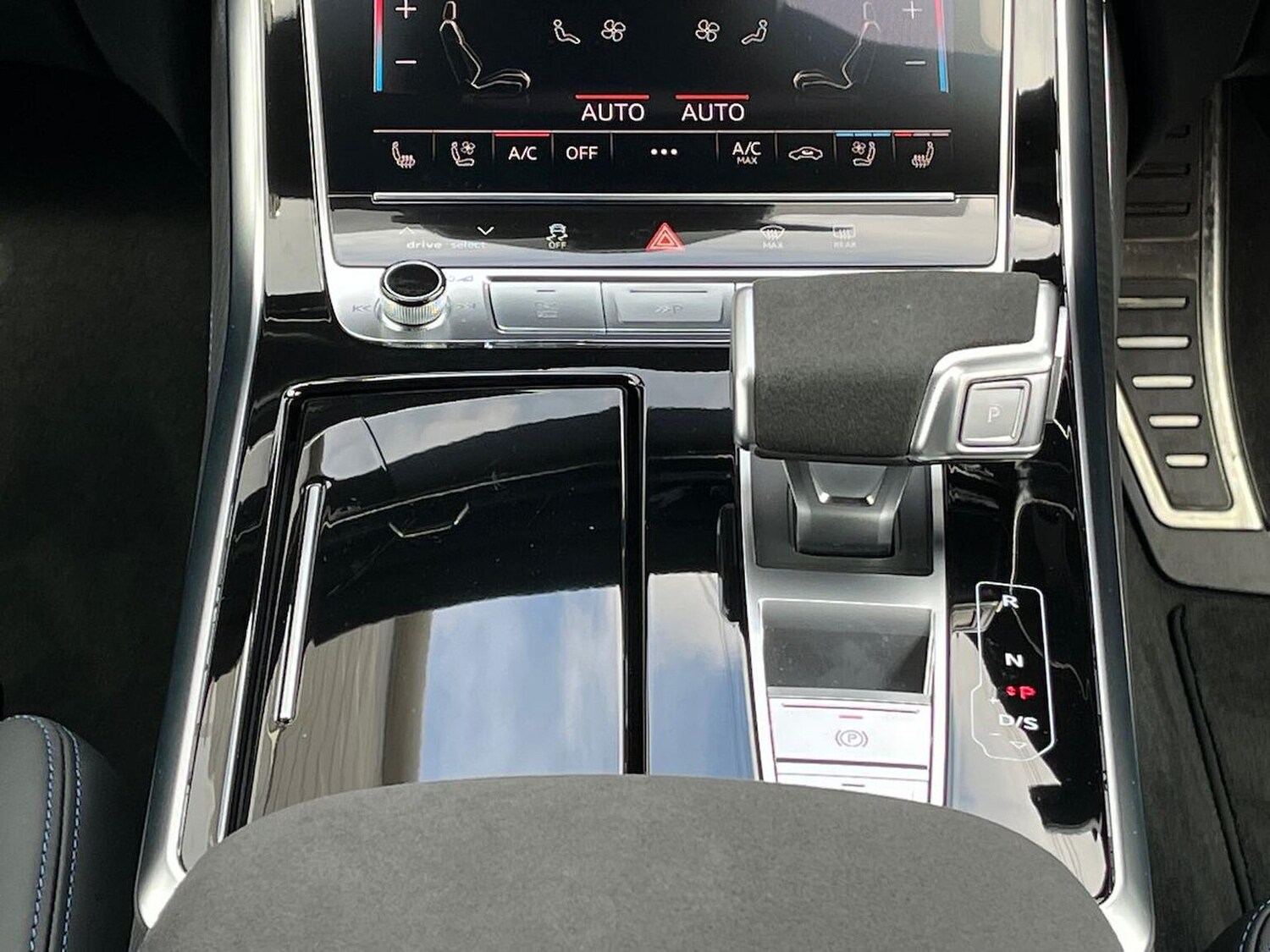 Used Audi RS Q8 2025 for sale - 76919009: Photo 22