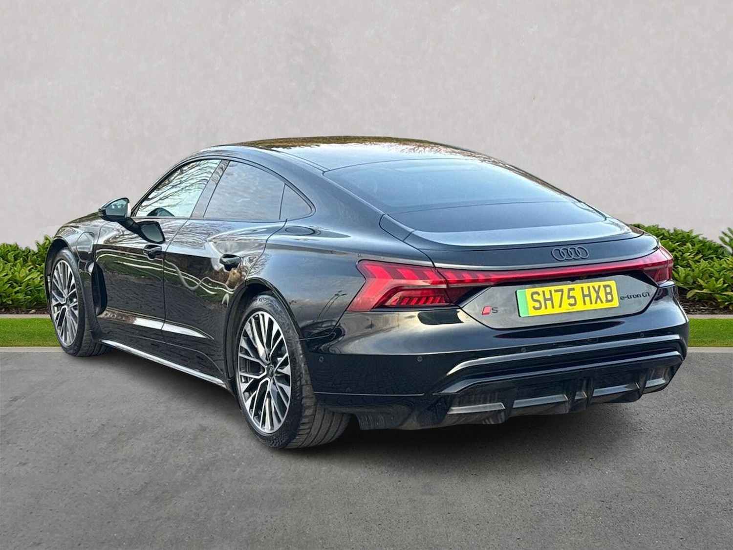 Used Audi e-tron GT 2025 for sale - 77962337: Photo 2