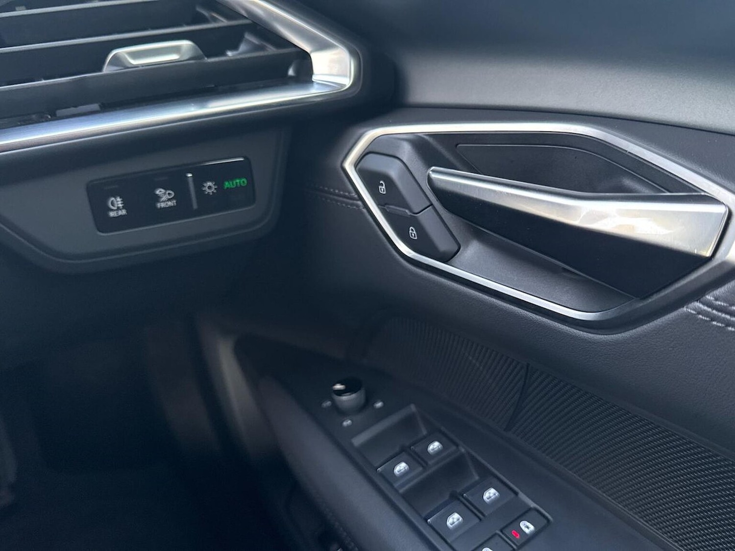 Used Audi e-tron GT 2025 for sale - 77962337: Photo 32