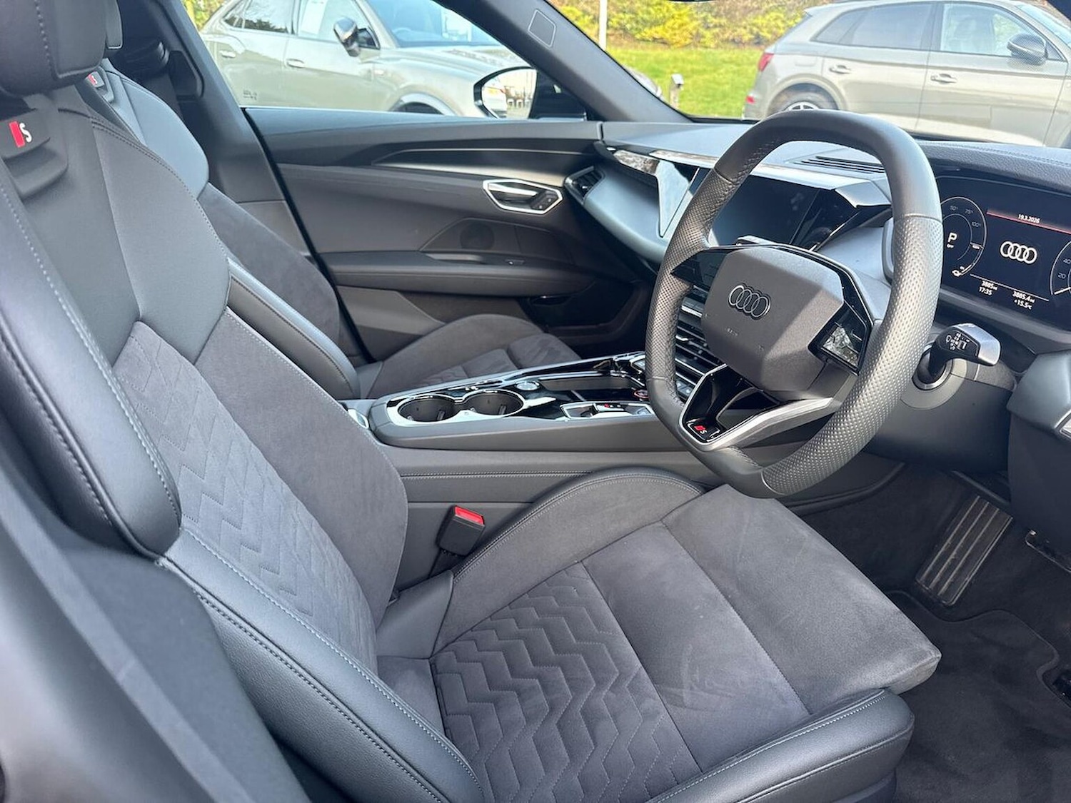 Used Audi e-tron GT 2025 for sale - 77962337: Photo 38