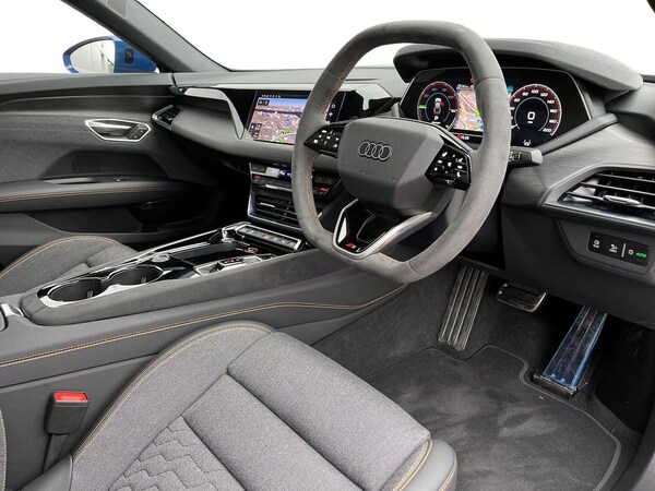 Used Audi e-tron GT 2024 for sale - 76268387: Photo 15
