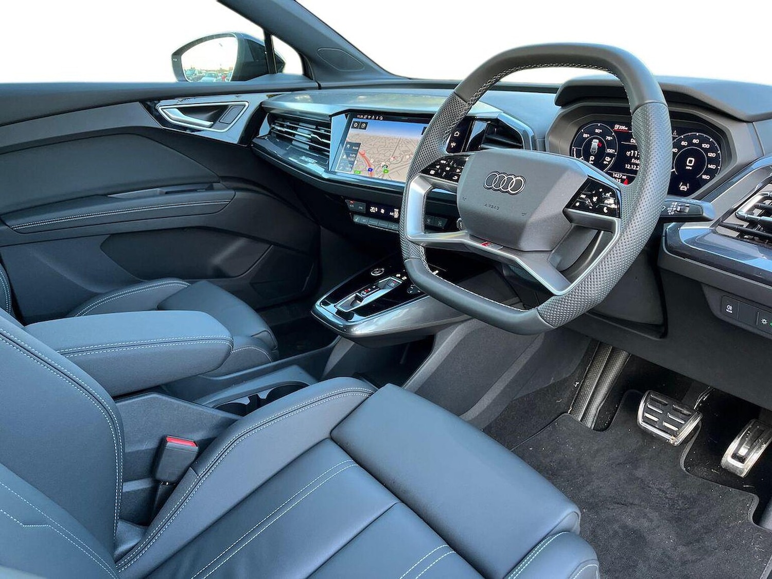 Used Audi Q4 e-tron 2025 for sale - 76920097: Photo 15