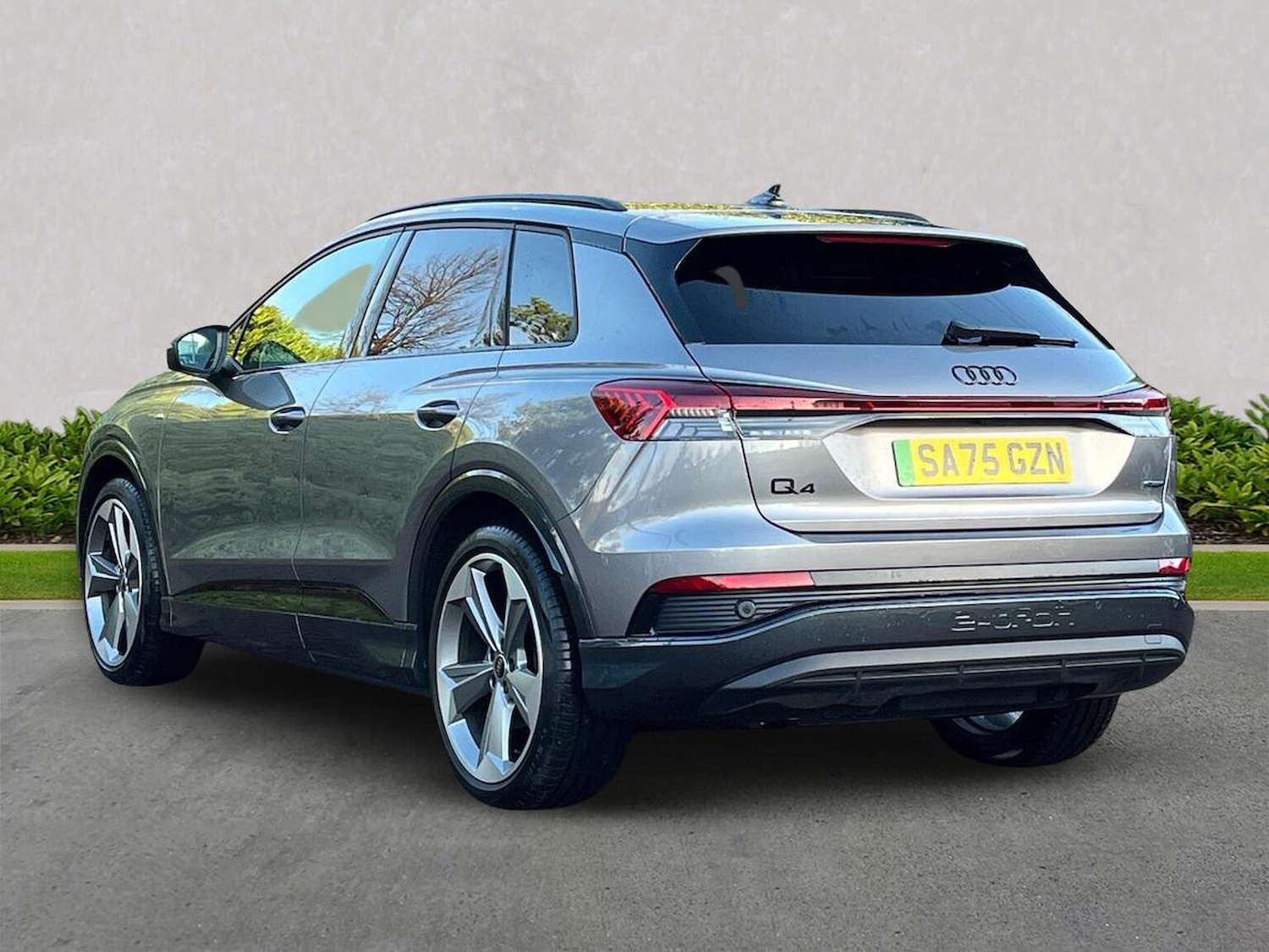 Used Audi Q4 e-tron 2025 for sale - 76920097: Photo 2