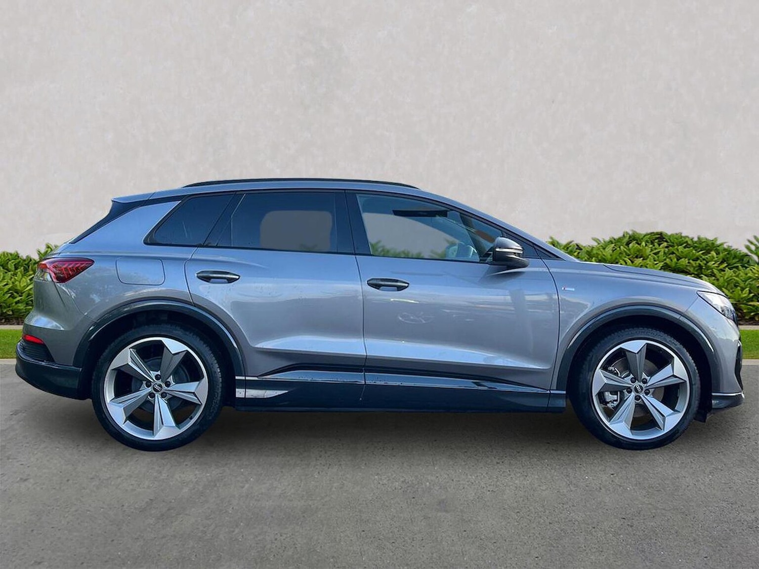 Used Audi Q4 e-tron 2025 for sale - 76920097: Photo 3