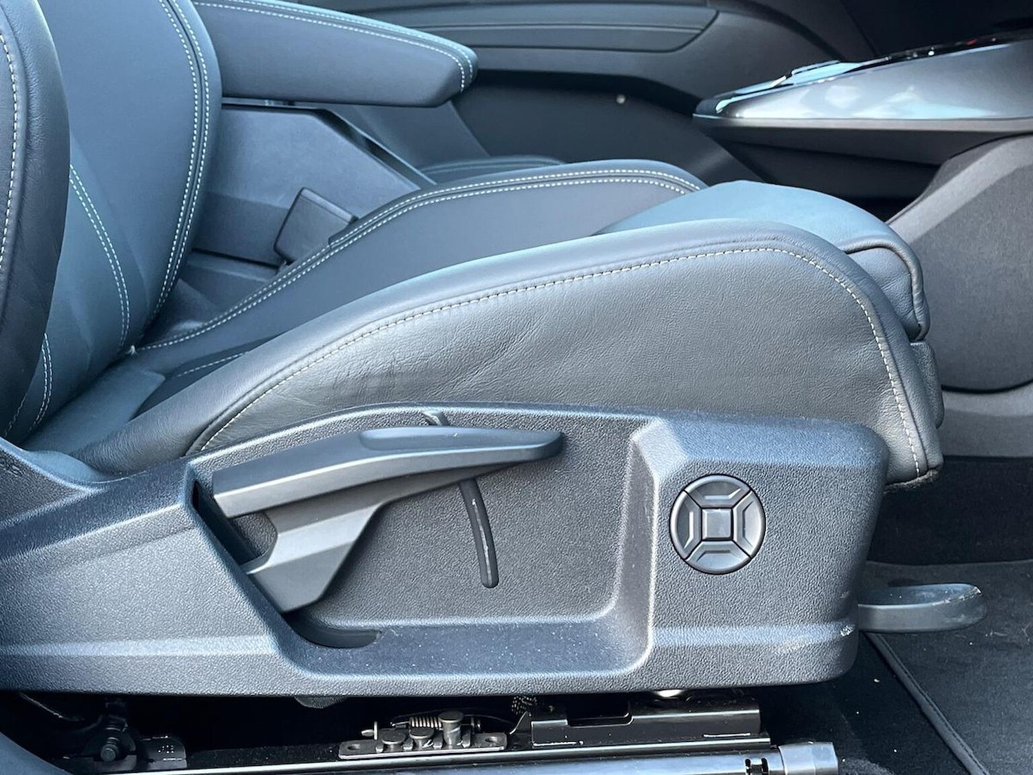 Used Audi Q4 e-tron 2025 for sale - 76920097: Photo 30