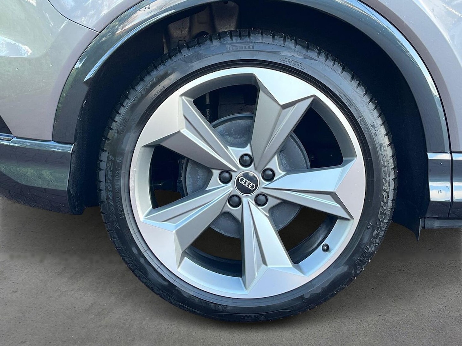 Used Audi Q4 e-tron 2025 for sale - 76920097: Photo 6