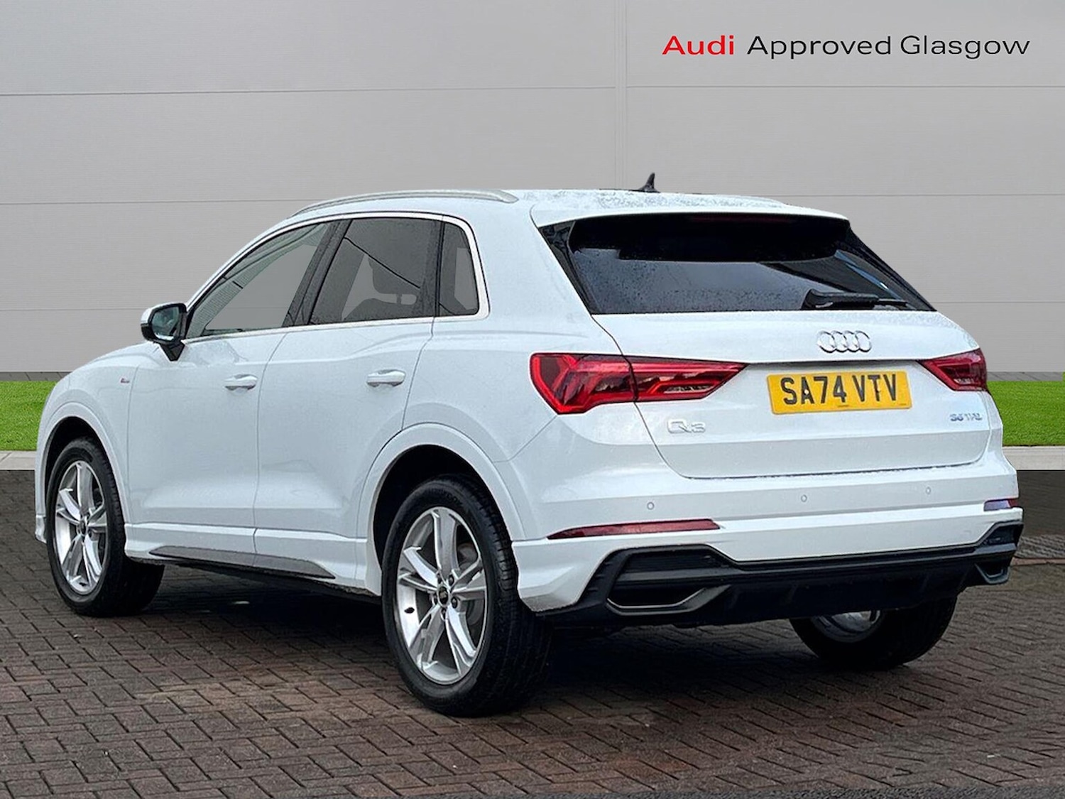 Used Audi Q3 2024 for sale - 76129066: Photo 2