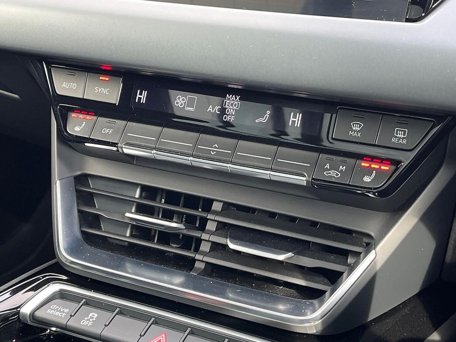 Used Audi e-tron GT 2023 for sale - 78193689: Photo 14