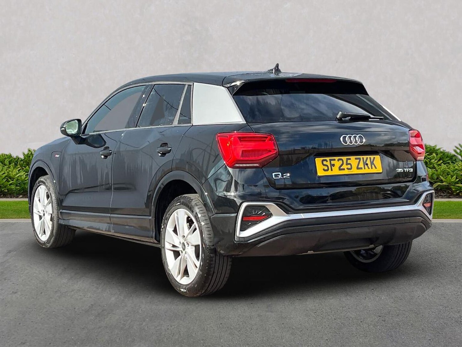 Used Audi Q2 2025 for sale - 75999622: Photo 2