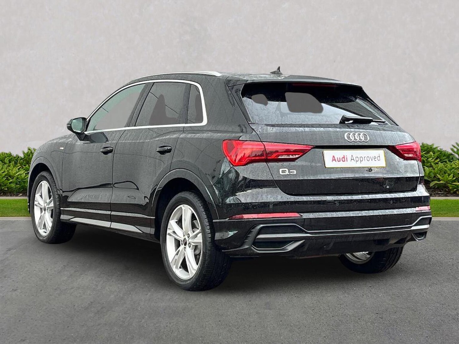 Used Audi Q3 2023 for sale - 76541780: Photo 2