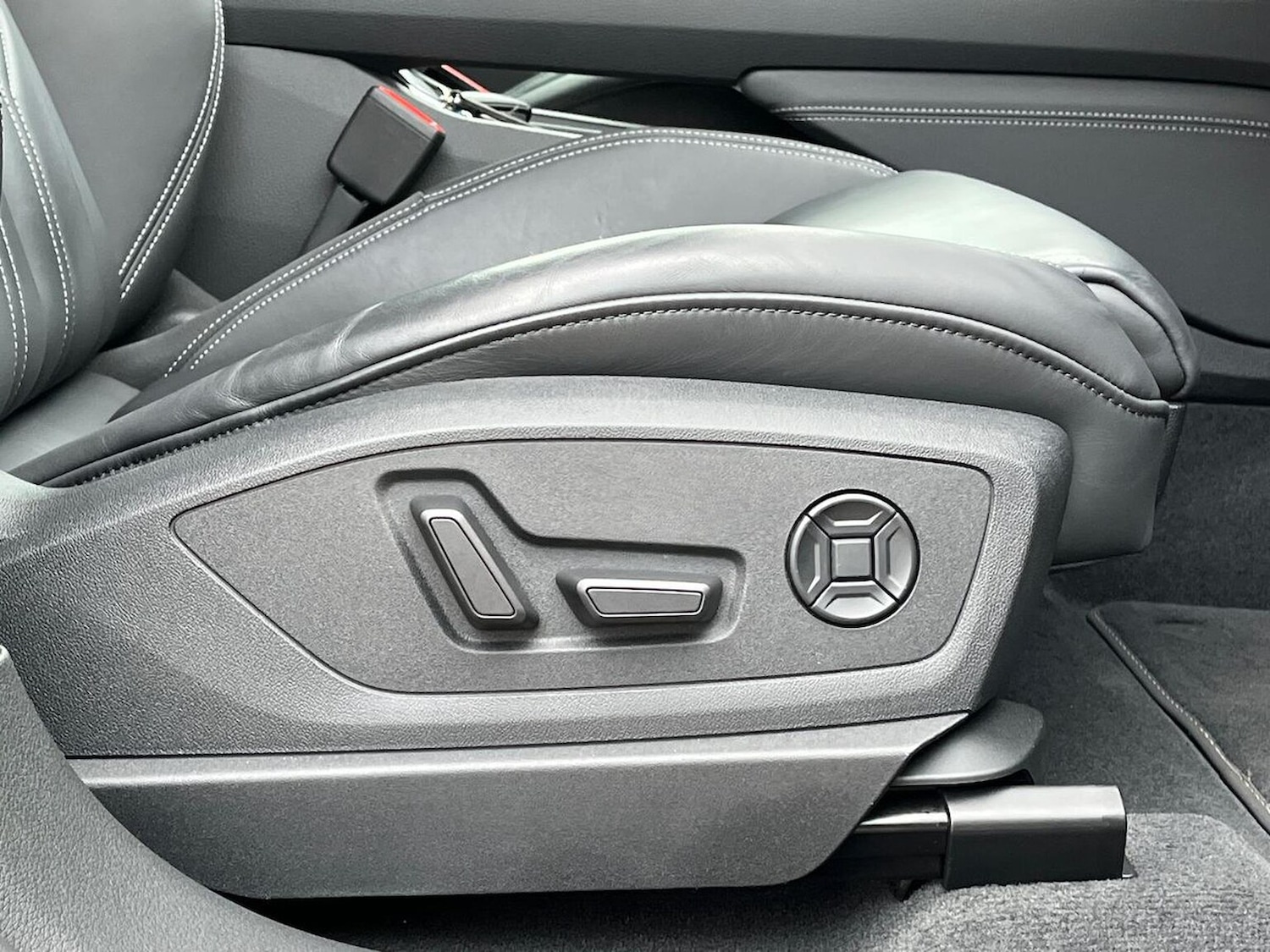 Used Audi Q8 2024 for sale - 77796987: Photo 30