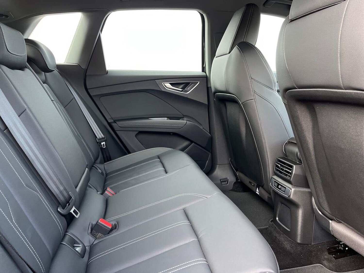 Used Audi Q4 e-tron 2025 for sale - 76477283: Photo 16