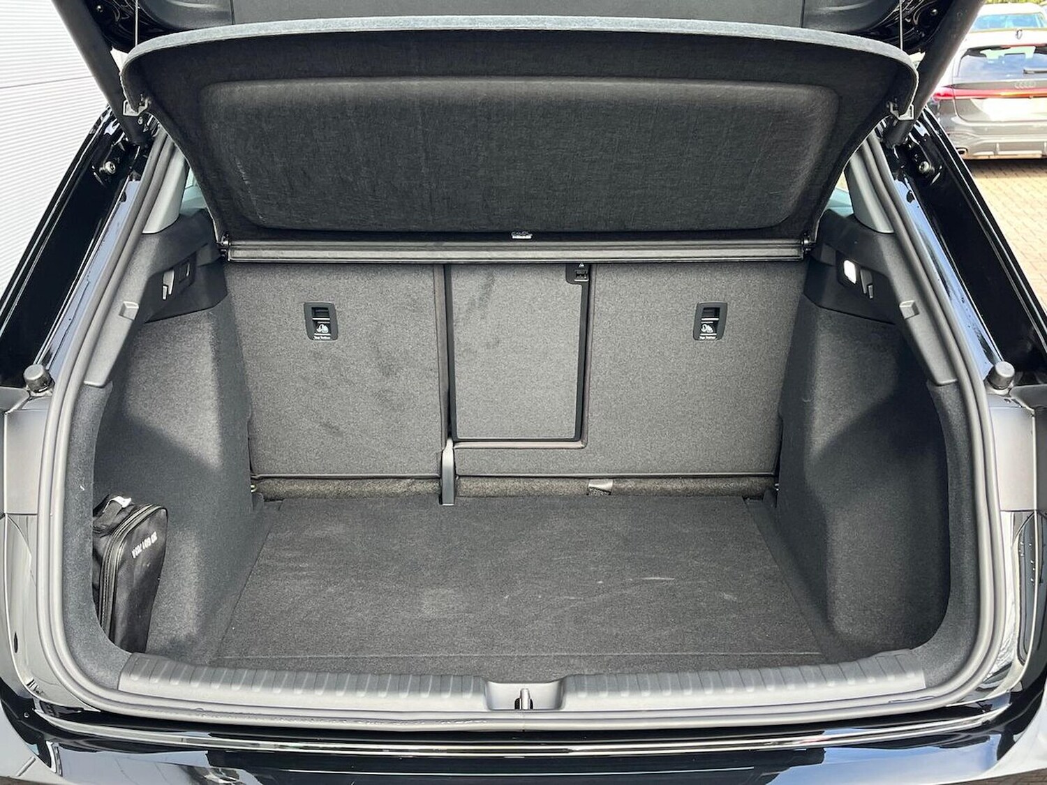 Used Audi Q4 e-tron 2025 for sale - 76477283: Photo 17