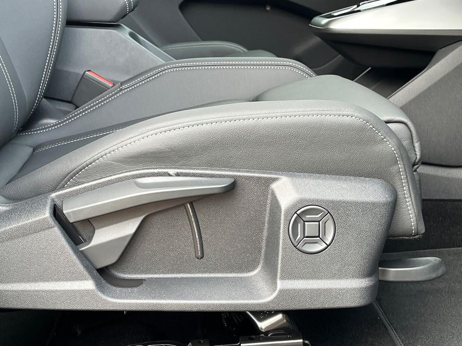 Used Audi Q4 e-tron 2025 for sale - 76477283: Photo 30