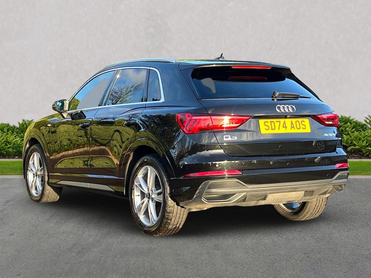 Used Audi Q3 2024 for sale - 76919014: Photo 2