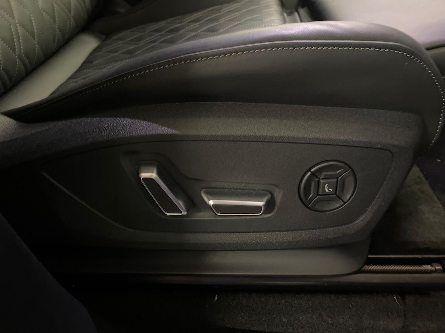 Used Audi Q6 e-tron 2025 for sale - 76920098: Photo 30