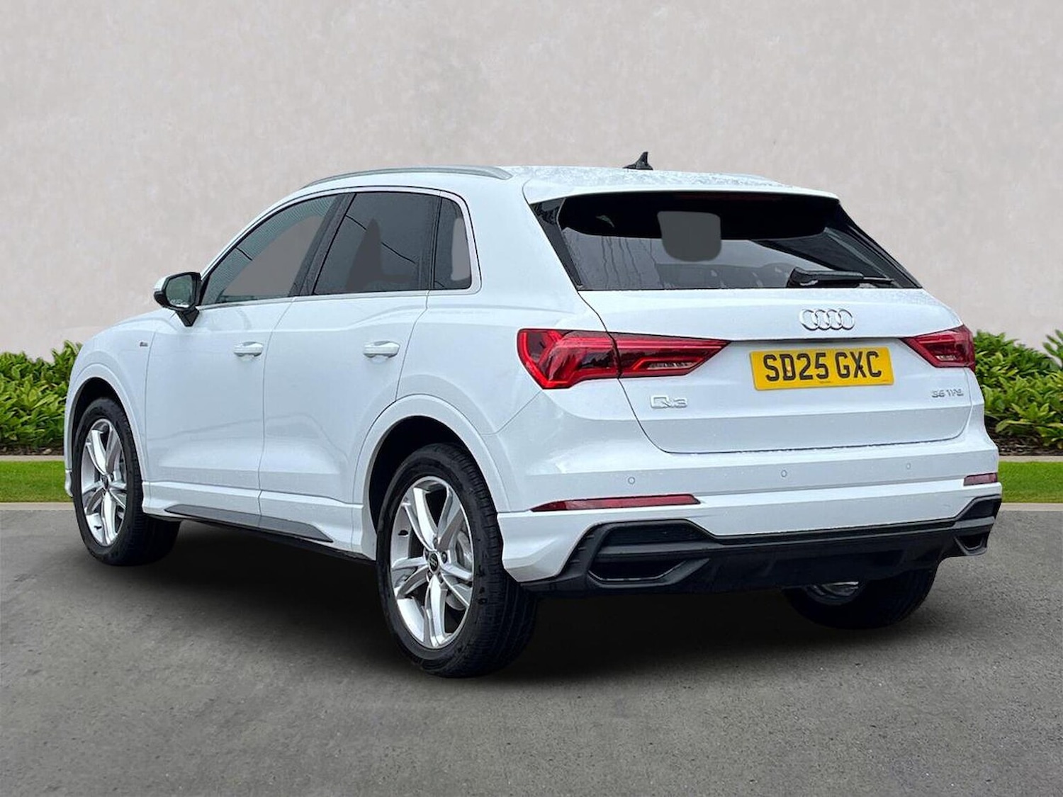 Used Audi Q3 2025 for sale - 76736624: Photo 2