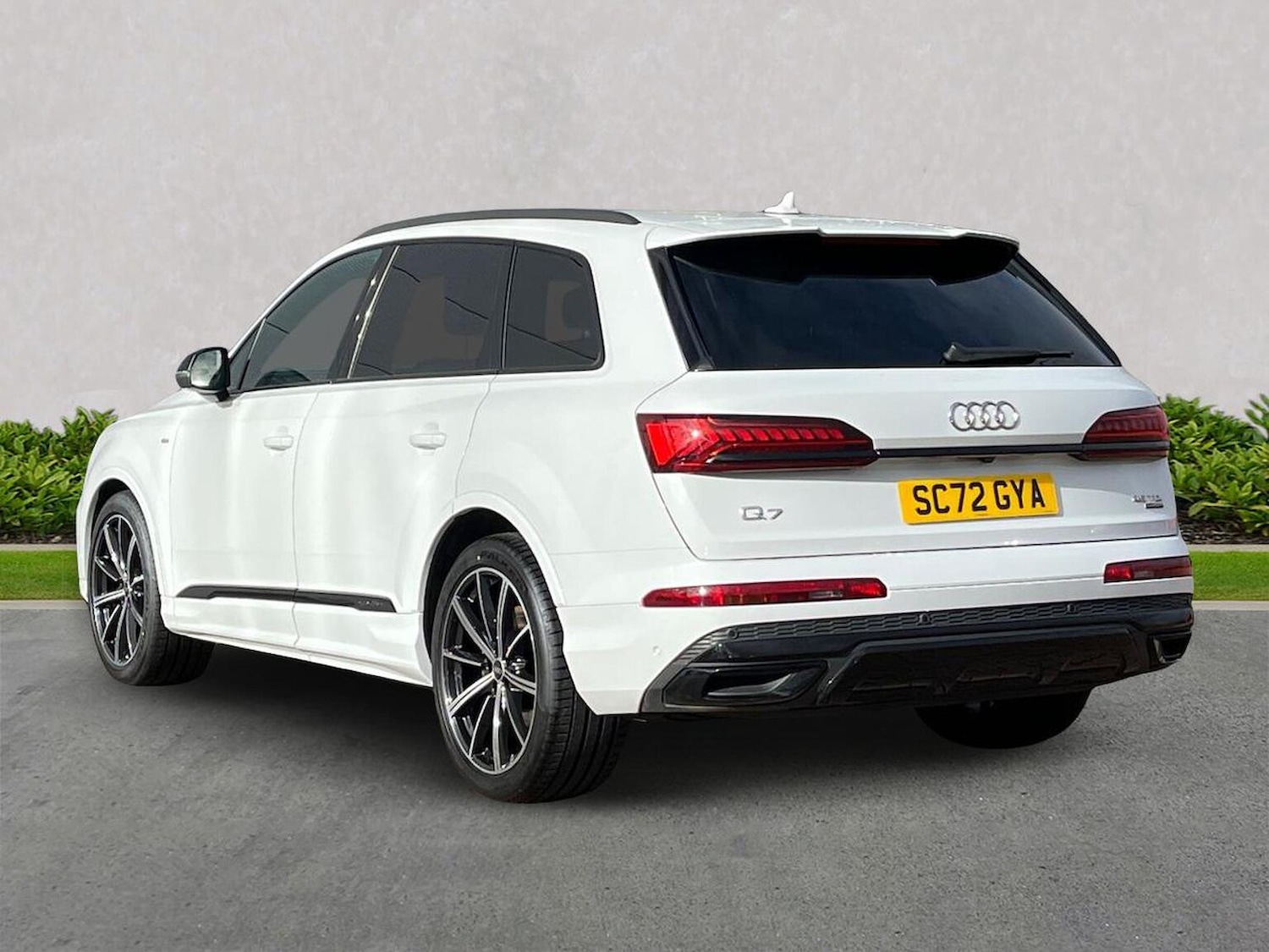 Used Audi Q7 2023 for sale - 76352523: Photo 2