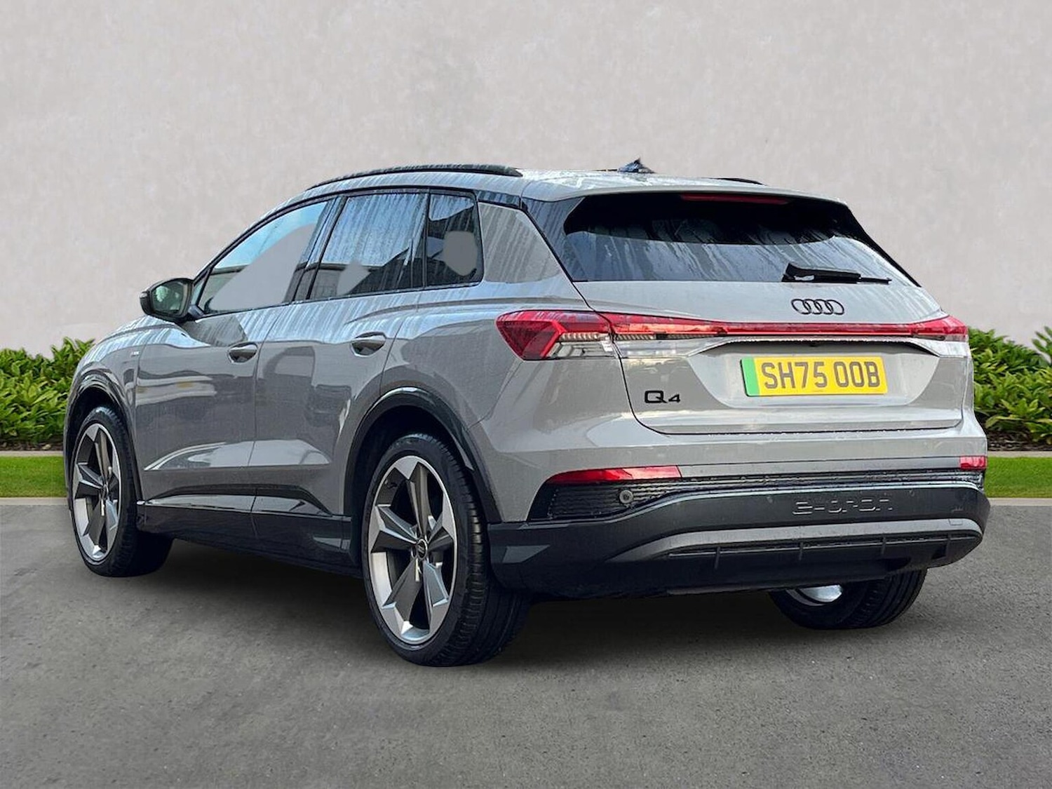 Used Audi Q4 e-tron 2025 for sale - 77548376: Photo 2