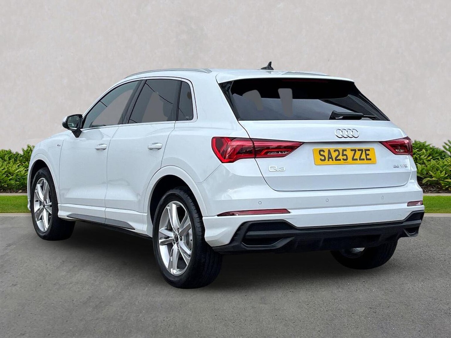 Used Audi Q3 2025 for sale - 76464722: Photo 2