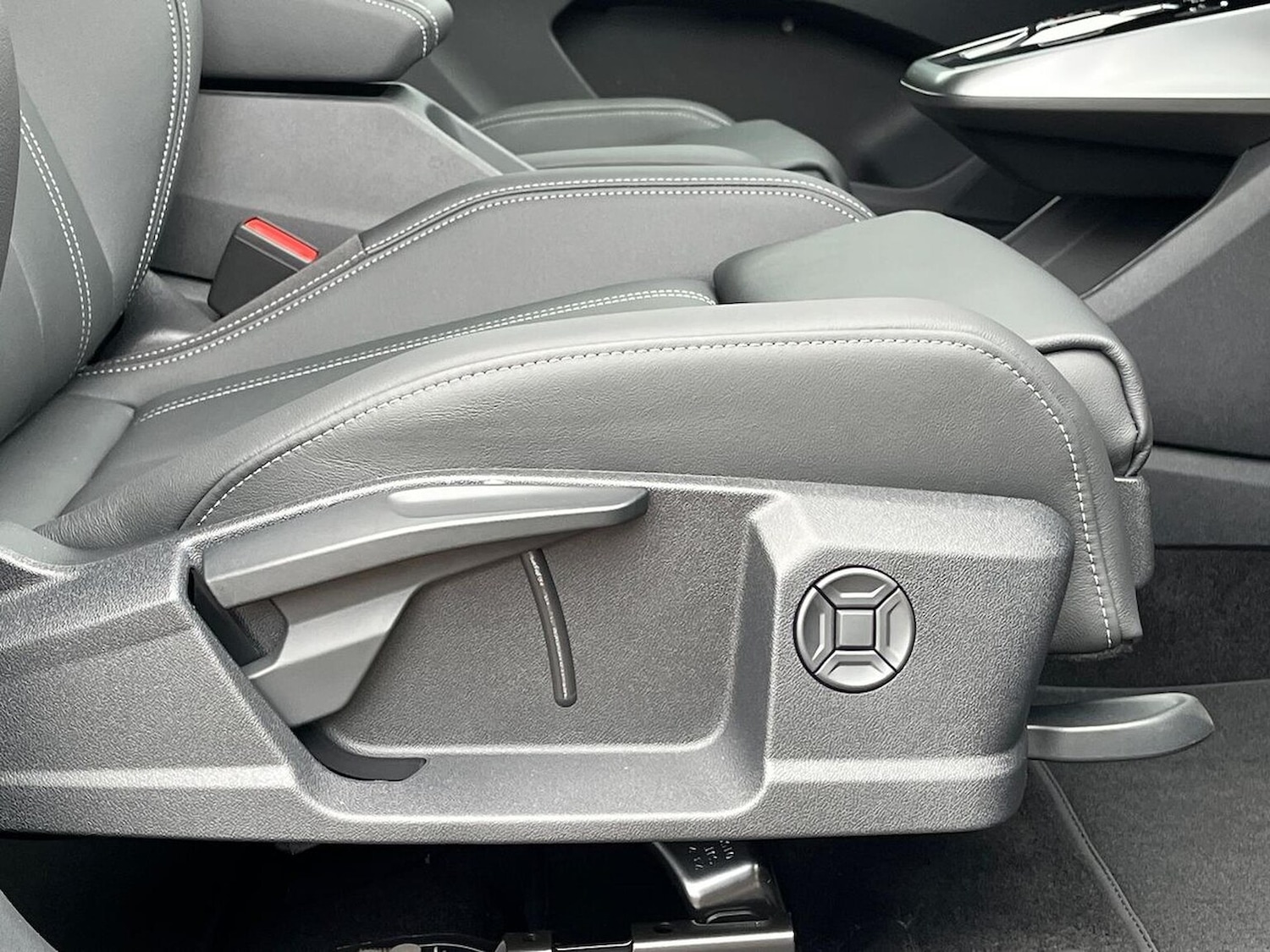 Used Audi Q4 e-tron 2025 for sale - 76694574: Photo 30