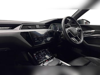 Used Audi Q8 2023 for sale - 79019719: Photo