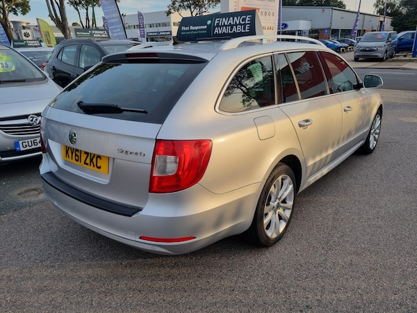 Used Skoda Superb 2011 for sale - 76194420: Photo 2