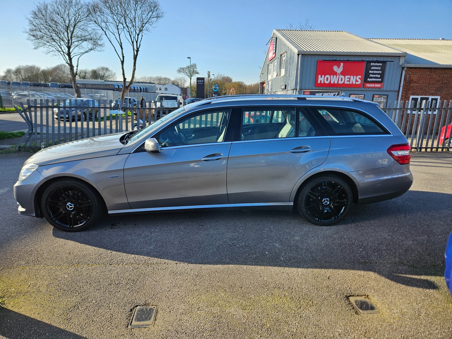 Used Mercedes-Benz E Class 2011 for sale - 77718079: Photo 11