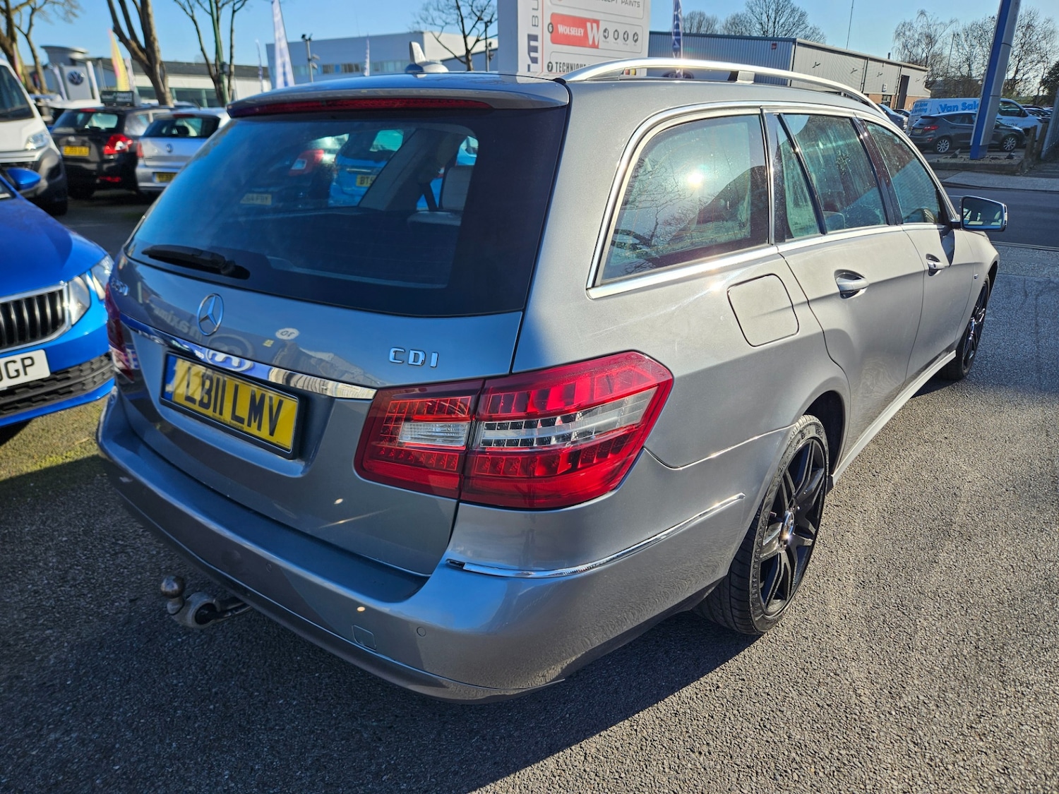 Used Mercedes-Benz E Class 2011 for sale - 77718079: Photo 2