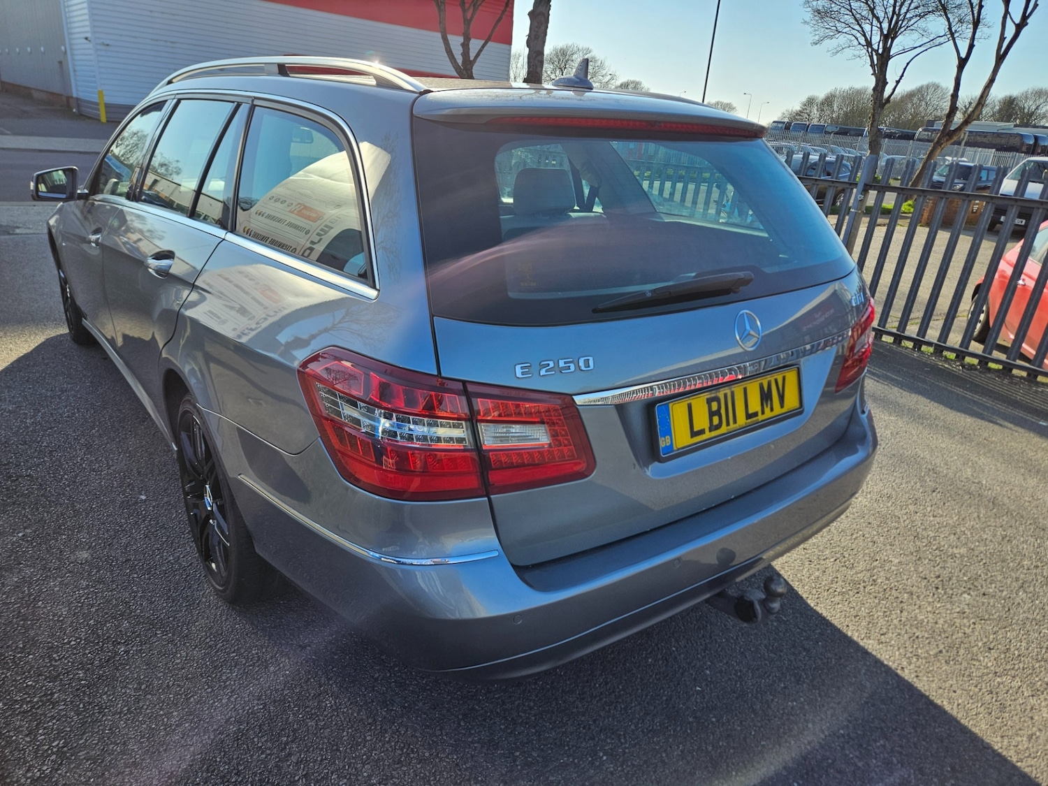 Used Mercedes-Benz E Class 2011 for sale - 77718079: Photo 5