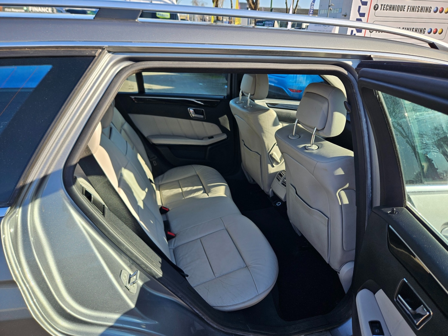 Used Mercedes-Benz E Class 2011 for sale - 77718079: Photo 7