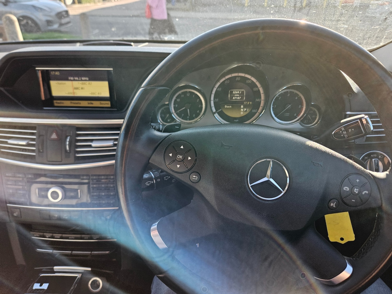 Used Mercedes-Benz E Class 2011 for sale - 77718079: Photo 8