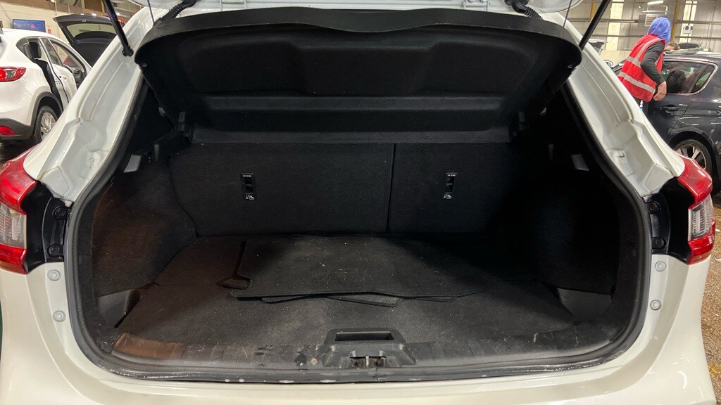 Used Nissan Qashqai 2017 for sale - 77460821: Photo 8