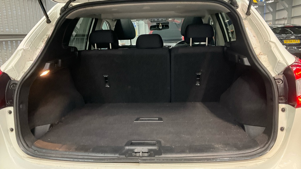 Used Nissan Qashqai 2014 for sale - 77555255: Photo 10