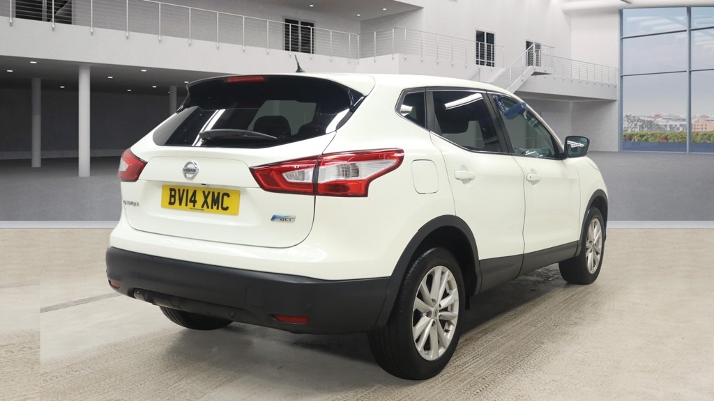 Used Nissan Qashqai 2014 for sale - 77555255: Photo 2