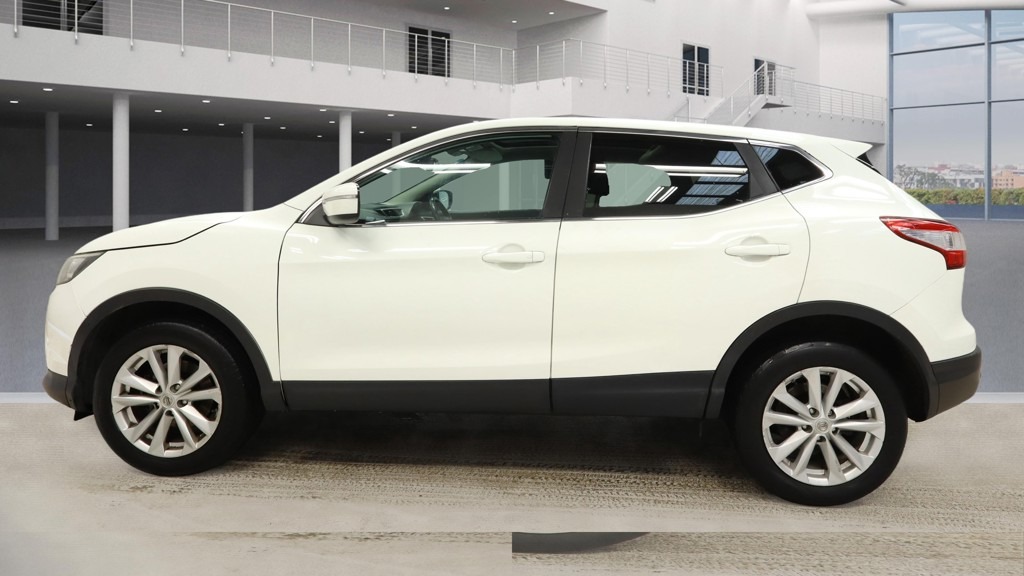 Used Nissan Qashqai 2014 for sale - 77555255: Photo 9