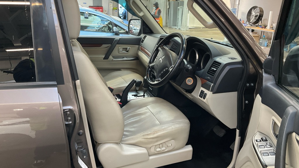 Used Mitsubishi Shogun 2014 for sale - 76777382: Photo 3