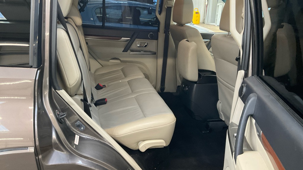 Used Mitsubishi Shogun 2014 for sale - 76777382: Photo 9