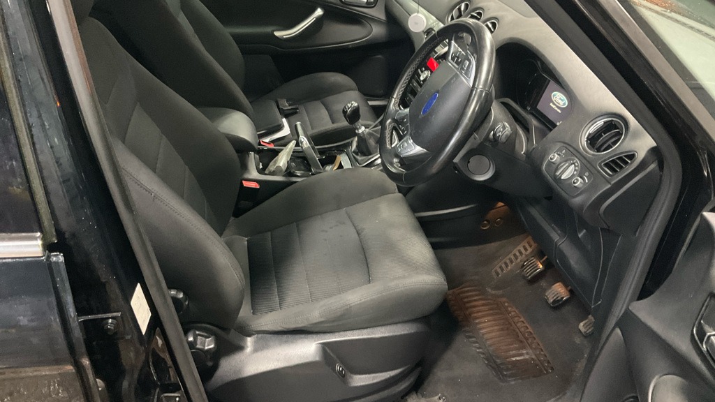 Used Ford S-Max 2011 for sale - 77168134: Photo 3