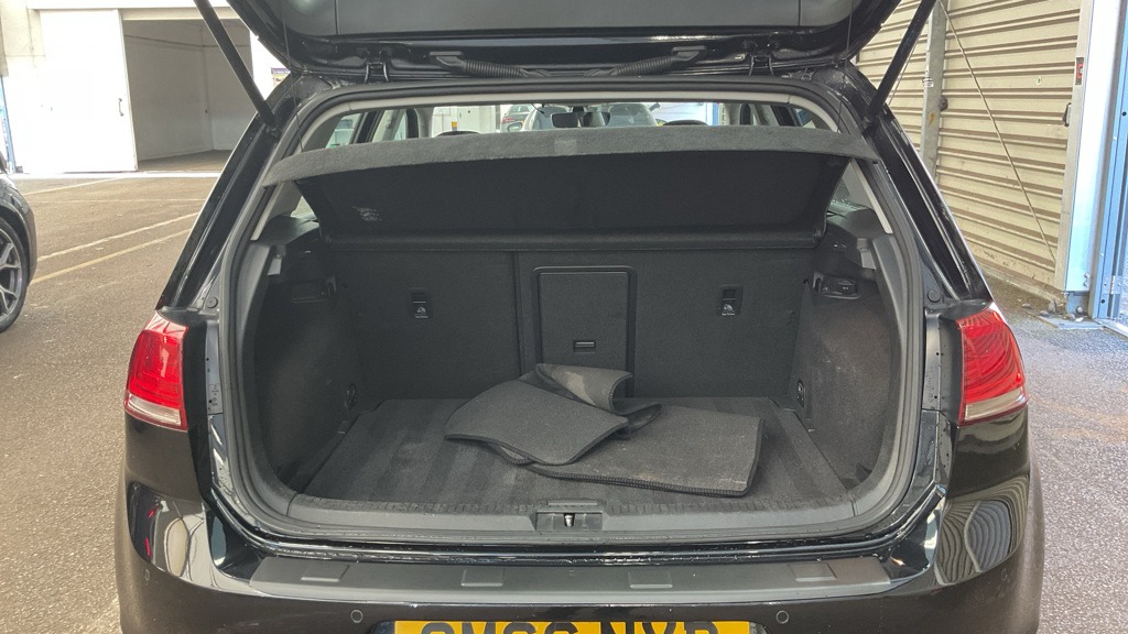 Used Volkswagen Golf 2017 for sale - 76428665: Photo 10