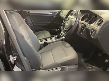 Used Volkswagen Golf 2017 for sale - 76428665: Photo