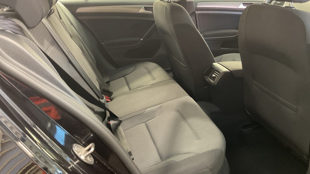 Used Volkswagen Golf 2017 for sale - 76428665: Photo 8