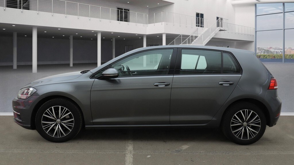 Used Volkswagen Golf 2017 for sale - 77147993: Photo 11