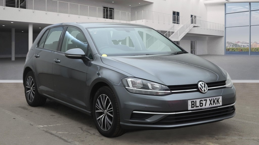Used Volkswagen Golf 2017 for sale - 77147993: Photo 4