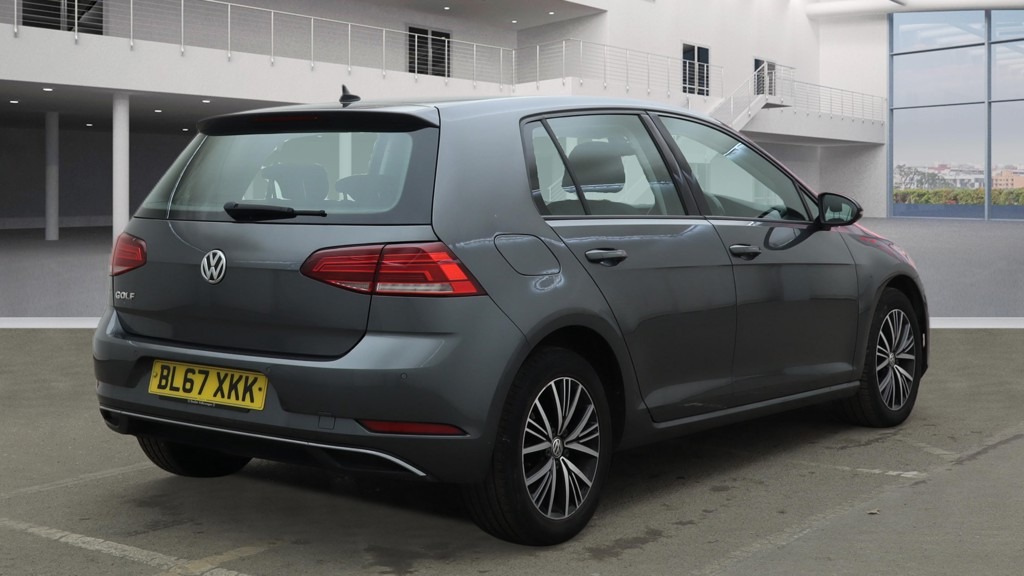 Used Volkswagen Golf 2017 for sale - 77147993: Photo 6