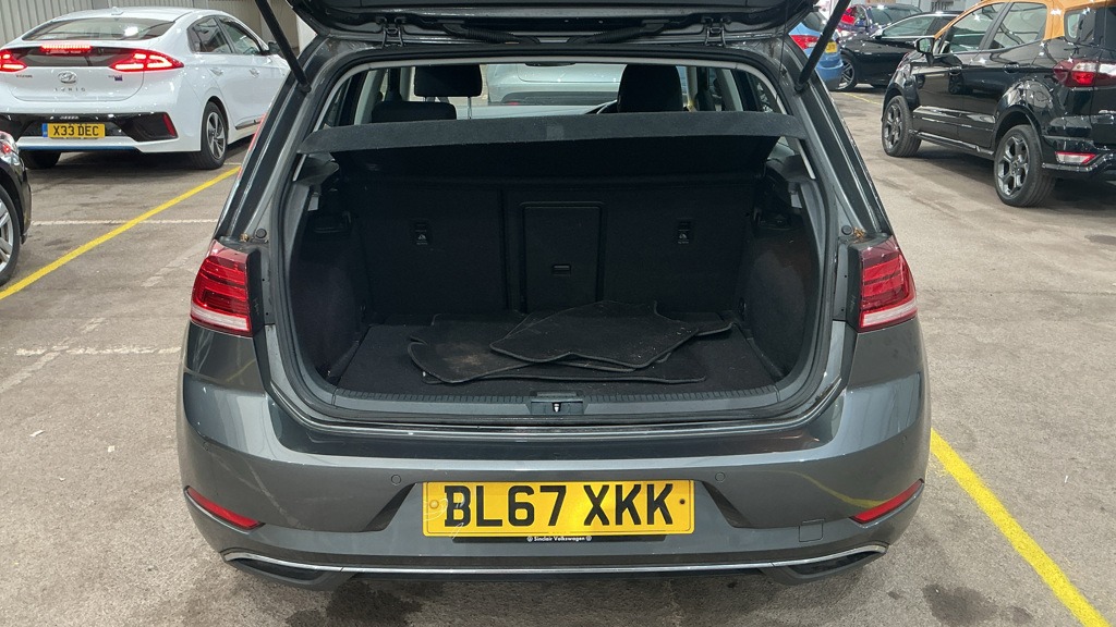 Used Volkswagen Golf 2017 for sale - 77147993: Photo 8